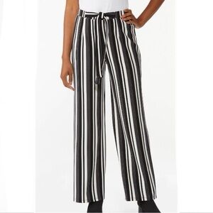 NEW Versona wide leg belted pants